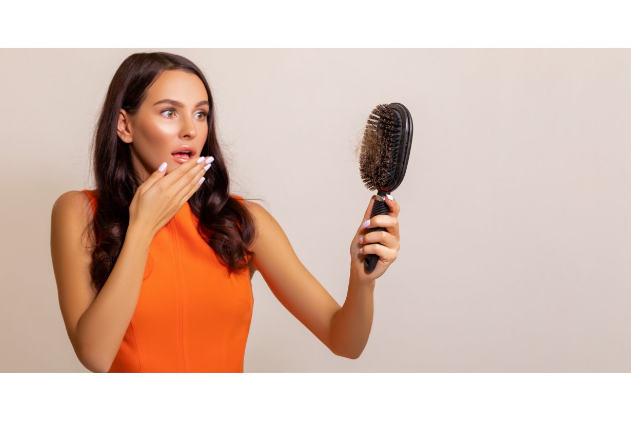 Caduta dei capelli: Cause, Rimedi ed Integratori specifici Caduta dei capelli: Cause, Rimedi ed Integratori specifici