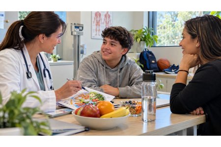 Obesità infantile e adolescenziale: le nuove linee guida OMS 2026 indicano come intervenire