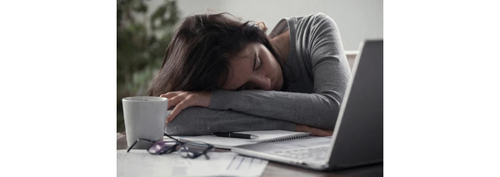 CFS: cos'è la sindrome da stanchezza cronica, sintomi, cause e diagnosi CFS: cos'è la sindrome da stanchezza cronica, sintomi, cause e diagnosi