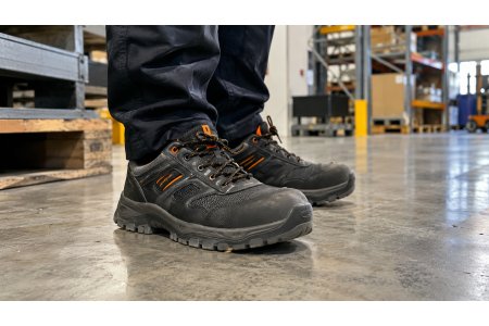 Scarpe antinfortunistiche S1, S2 e S3: differenze, obblighi di legge e soluzioni per il dolore ai piedi