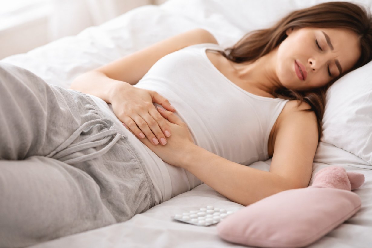 Dolori mestruali ma niente ciclo: cause, gravidanza, menopausa o falsi segnali