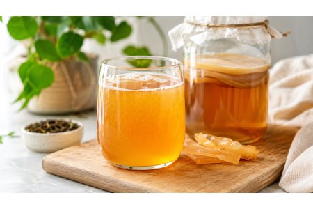 Kombucha: benefici, controindicazioni, quantità giornaliera, alcol e differenze con il kefir
