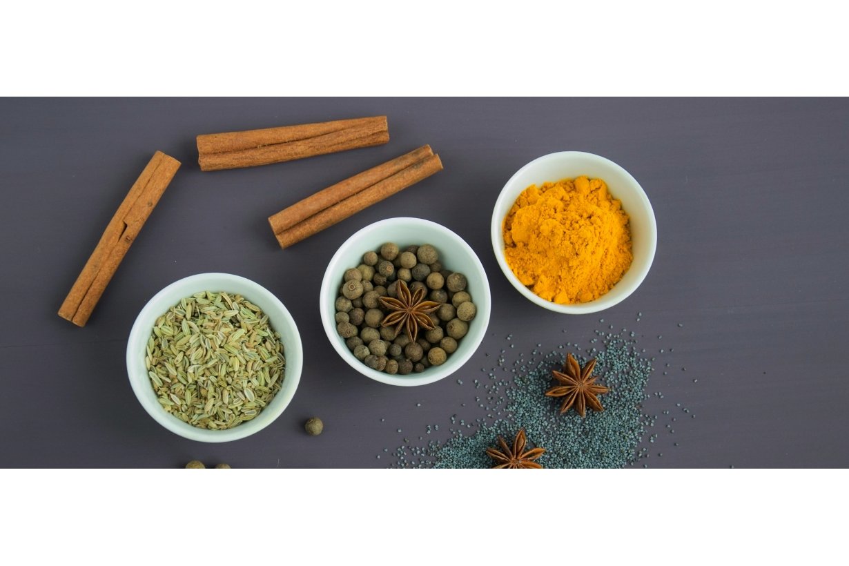 Curcumina: Benefici, Differenze con la Curcuma e Impatti sulla Salute del Fegato Curcumina: Benefici, Differenze con la Curcuma e Impatti sulla Salute del Fegato