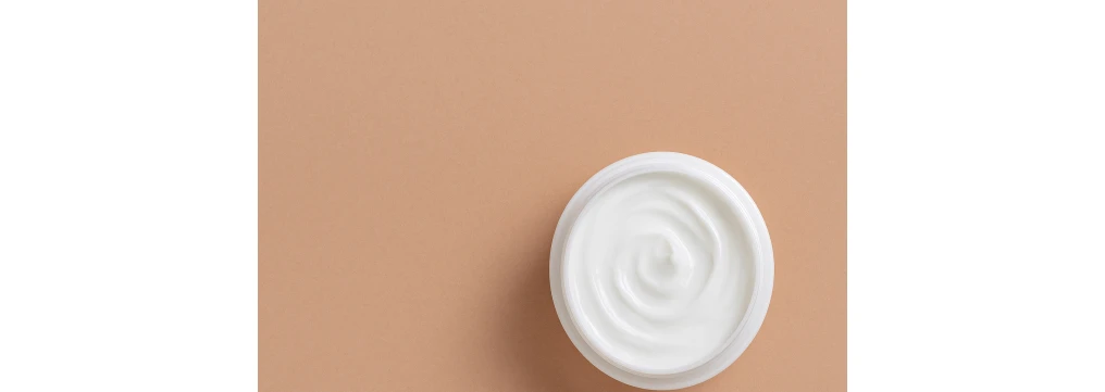 Crema viso: consigli dermatologici e guida completa per idratare la pelle Crema viso: consigli dermatologici e guida completa per idratare la pelle