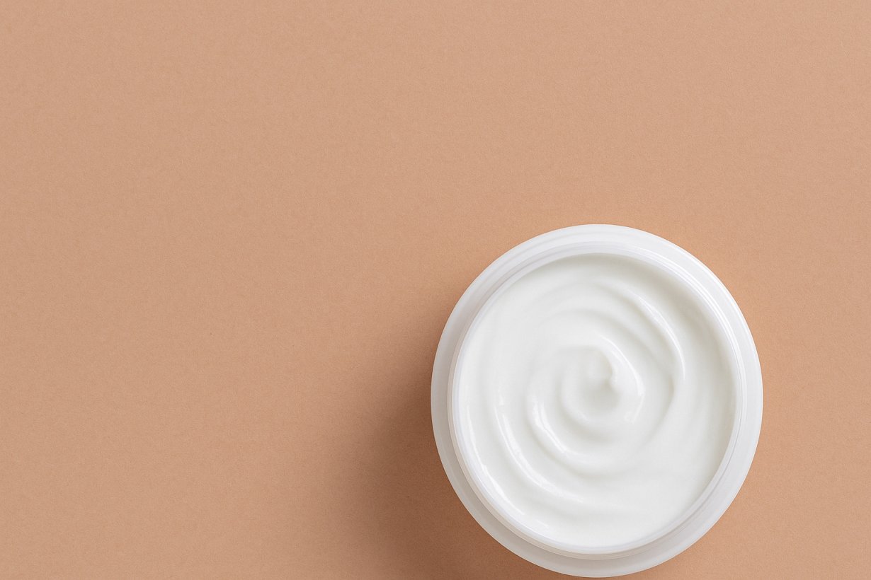 Crema viso: consigli dermatologici e guida completa per idratare la pelle