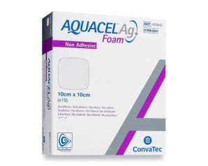 Aquacel Ag Foam non adesiva 10 x 10 cm medicazione con argento