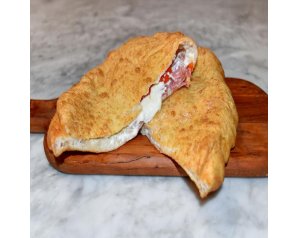 Calzone fritto con pollo 120 g – Snack salato ripieno di pollo saporito pronto da gustare