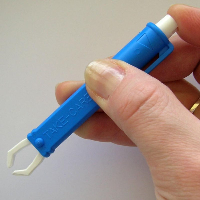Farmacare Pinzetta Togli Zecche In Plastica Blister Singolo
