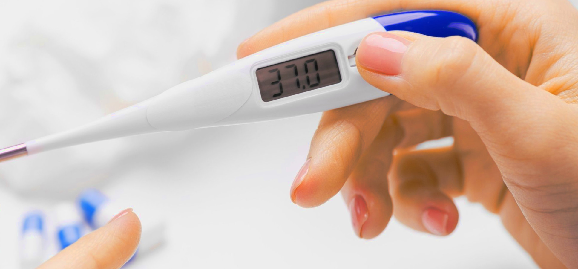 Termometro per la febbre diverse tipologie : a galinstan , laser e digitale